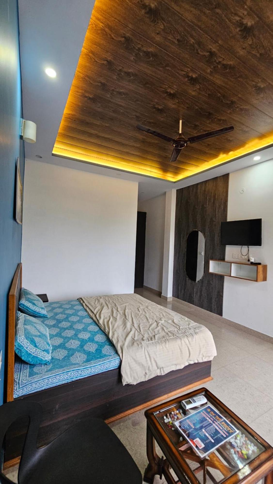 Hotel On The Rocks Kasauli Exterior foto