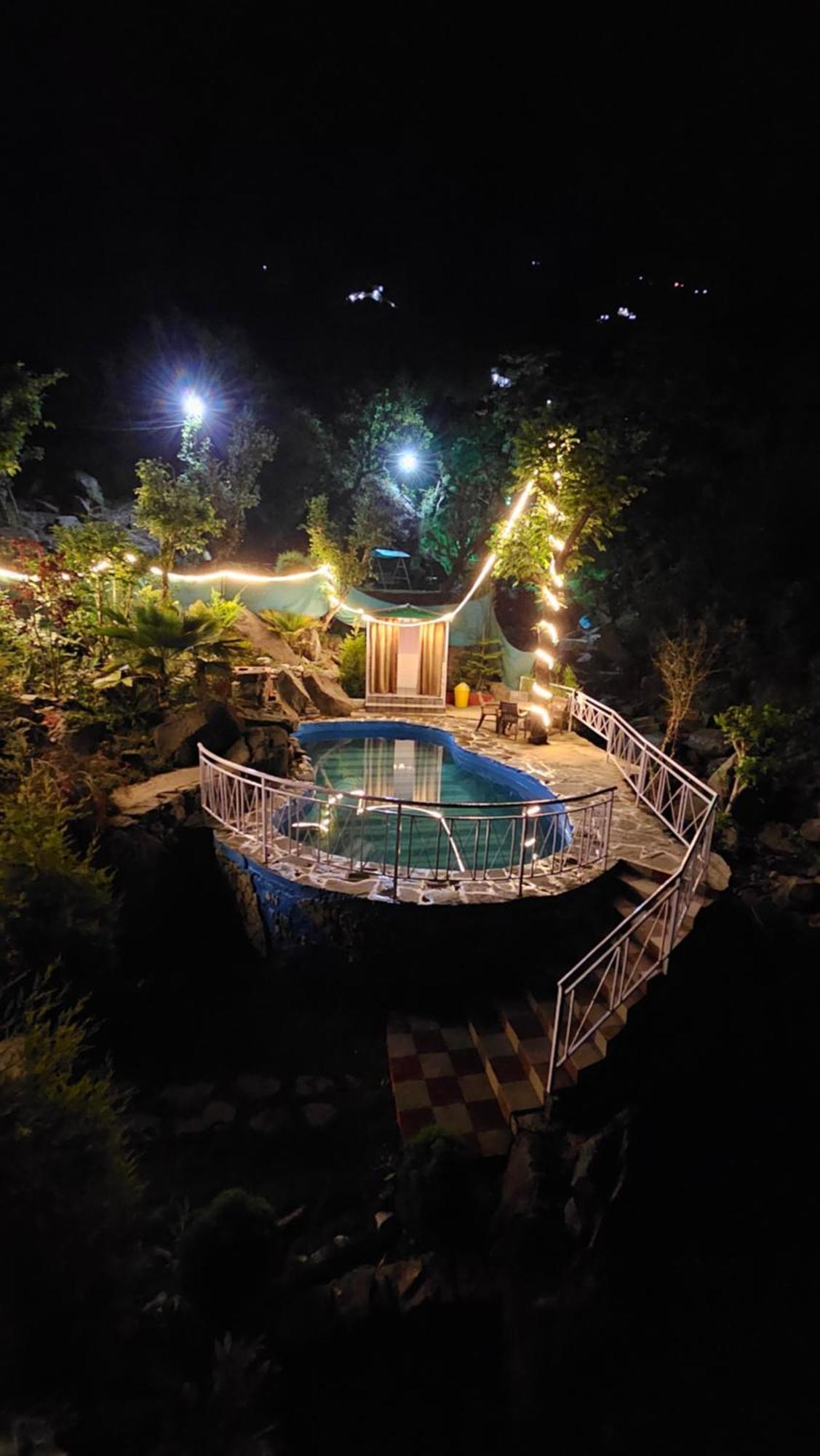 Hotel On The Rocks Kasauli Exterior foto